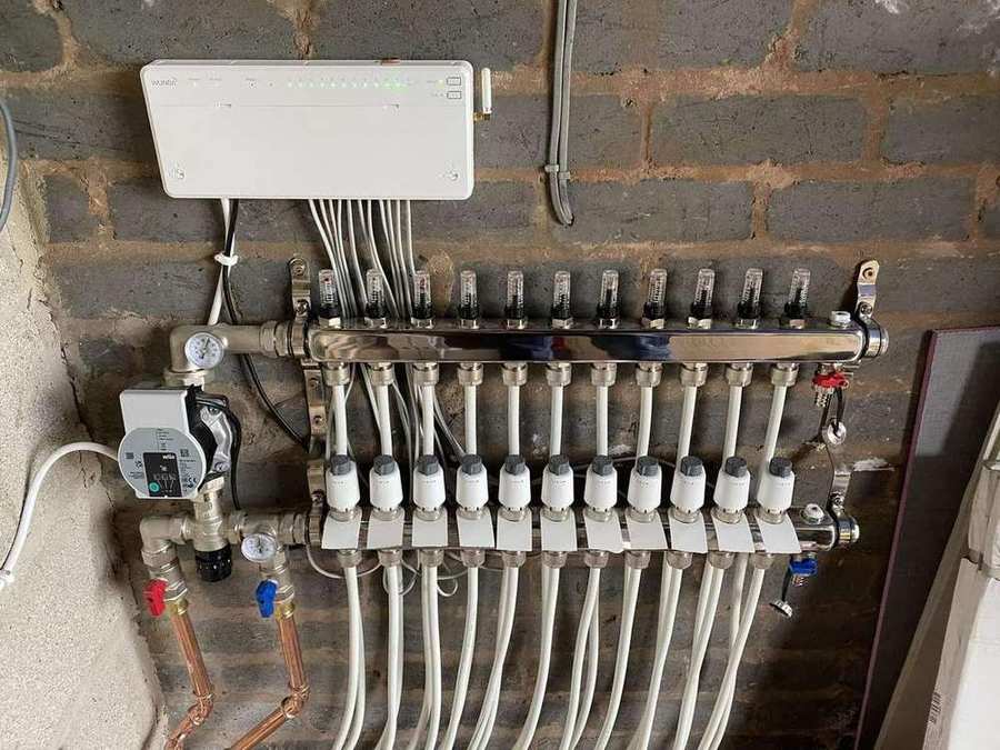 Underfloor heating manifold — HeatWave Manchester